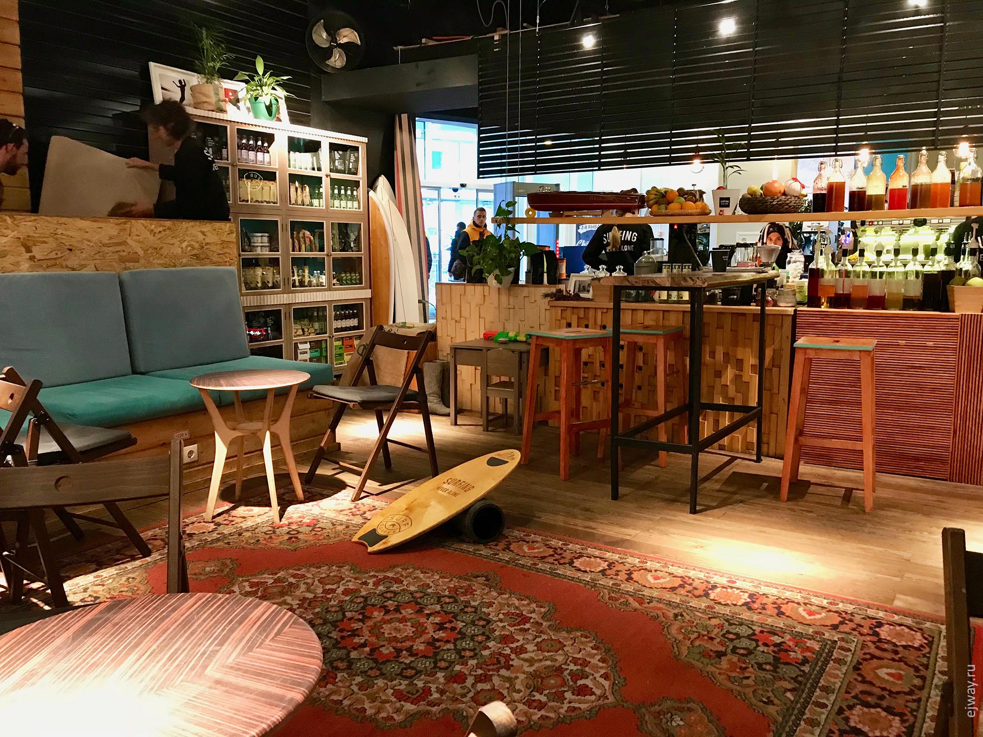 Красная поляна, Ковер в Surf Coffee, ejway.ru, surf cafe, ковер, интерьер